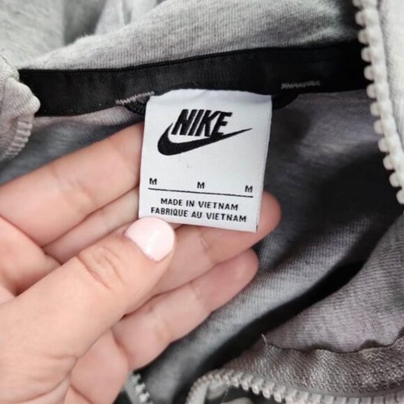 Kids Nike Tech Fleece (Medium) - Picture 3 of 4